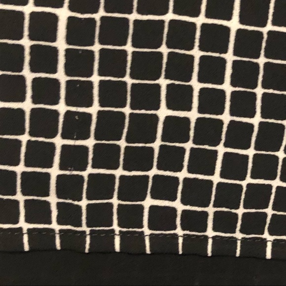 Womens the limited top size medium ( free with purchase) - Picture 7 of 12